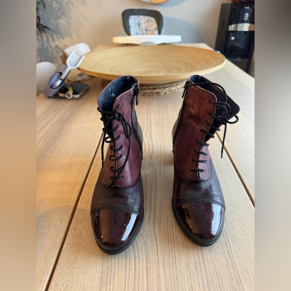Dorkings Lace-Up Boots in Burgundy and Brown